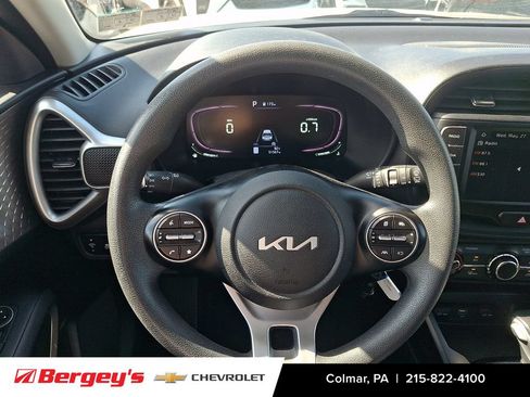 Used 2023 Kia Soul LX w/ Option Group 015 FWD image 21
