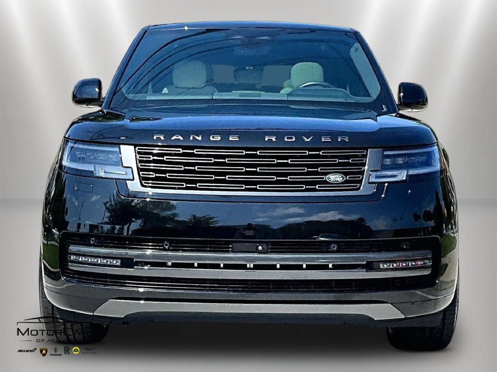 Used 2025 Land Rover Range Rover SE AWD/4WD image 3