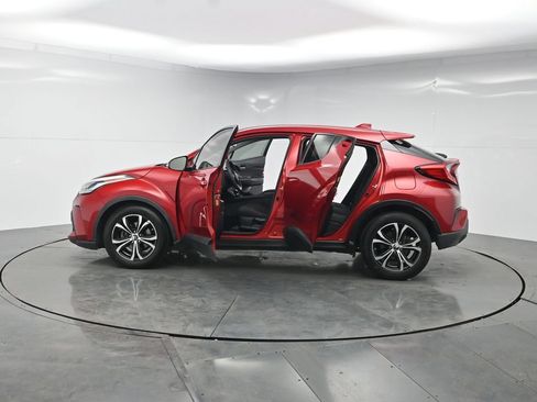 Used 2020 Toyota C-HR LE FWD image 42
