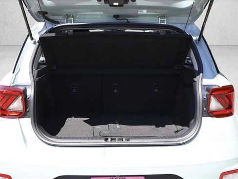 Certified 2026 Hyundai Venue SEL FWD image 25