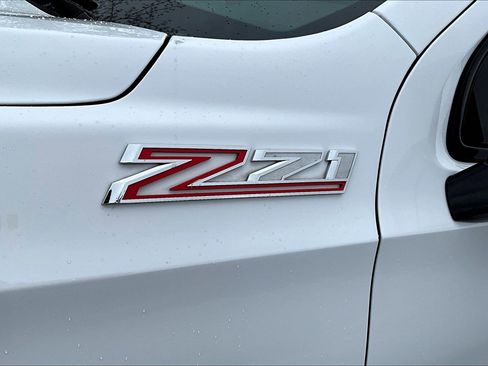 Used 2024 Chevrolet Tahoe Z71 w/ Luxury Package AWD/4WD image 15