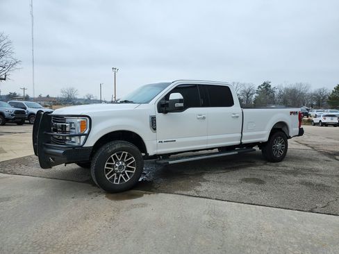 Used 2018 Ford F350 Lariat w/ Lariat Ultimate Package image 3