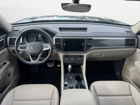 Used 2021 Volkswagen Atlas SE w/ Panoramic Sunroof Package image 11