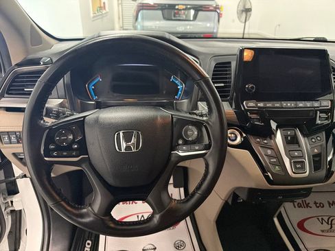 Used 2024 Honda Odyssey Elite image 19