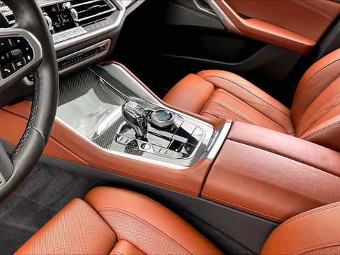 Used 2022 BMW X6 M50i w/ Executive Package image 15