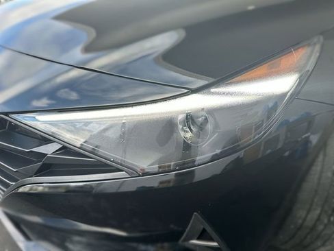 Used 2023 Hyundai Elantra SEL w/ Cargo Package FWD image 9