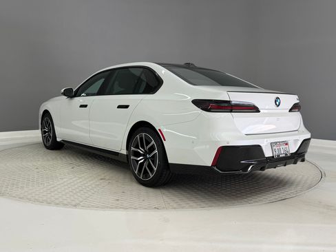 Used 2024 BMW 740i w/ M Sport Professional Package RWD image 3