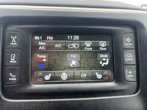 Used 2017 Jeep Cherokee Latitude w/ Cold Weather Group image 8