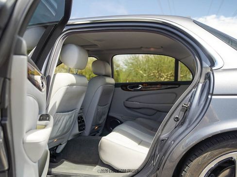 Used 2006 Jaguar XJ8 RWD image 42