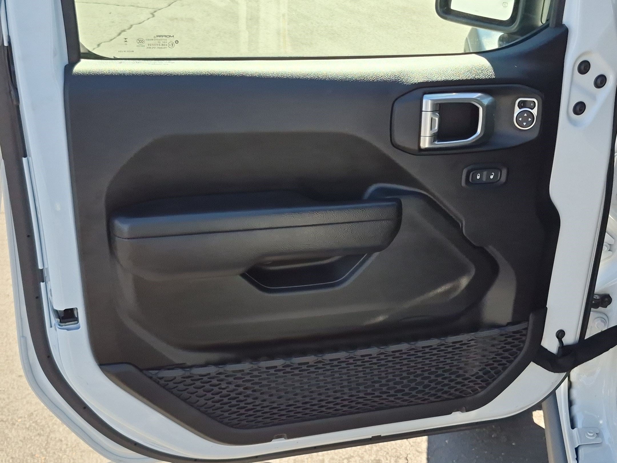 Used 2024 Jeep Wrangler Unlimited AWD/4WD image 12
