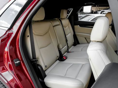 Used 2018 Cadillac XT5 FWD image 42