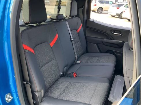 Used 2023 Chevrolet Colorado Z71 w/ Z71 Convenience Package 2 image 18