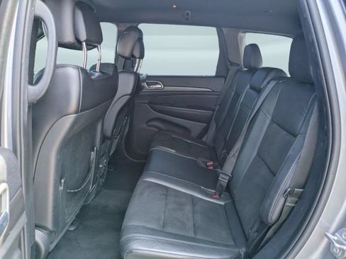 Used 2018 Jeep Grand Cherokee Altitude RWD image 15