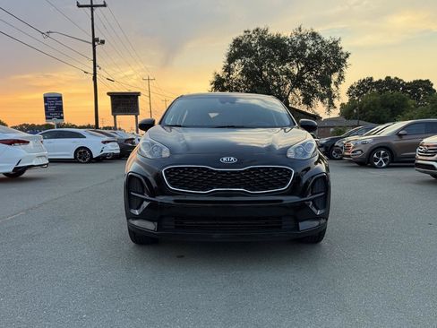 Used 2022 Kia Sportage LX FWD image 2
