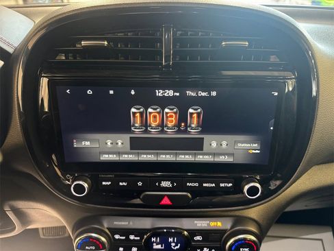 Certified 2023 Kia Soul GT-Line image 17