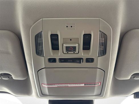 Certified 2023 Toyota Highlander XLE image 23