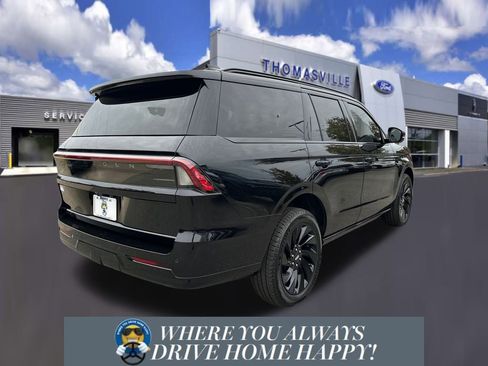 New 2025 Lincoln Navigator Reserve w/ Jet Appearance Package image 3