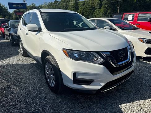 Used 2018 Nissan Rogue S FWD image 2