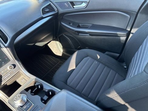 Used 2023 Ford Edge SE image 16