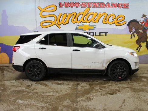 Used 2021 Chevrolet Equinox LT image 1