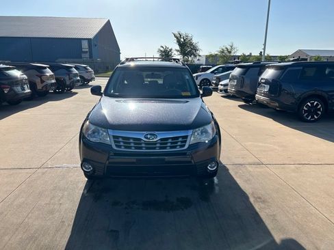 Used 2012 Subaru Forester 2.5X Limited AWD/4WD image 5