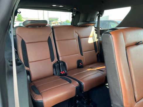 Certified 2022 GMC Yukon SLE w/ Max Trailering Package AWD/4WD image 4