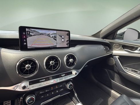 Used 2022 Kia Stinger GT2 AWD/4WD image 31