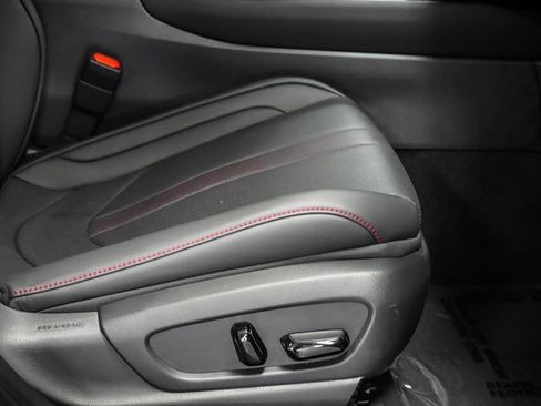 Used 2025 Lexus UX 300h AWD image 25