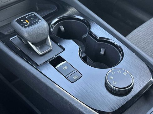 Used 2023 Nissan Rogue SV image 19