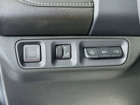 Used 2022 GMC Acadia Denali w/ Denali Technology Package FWD image 10