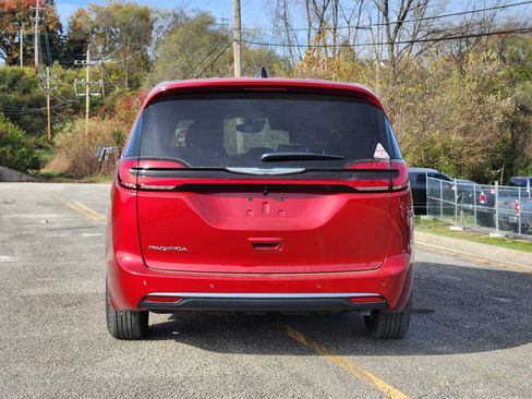New 2026 Chrysler Pacifica Select FWD image 15