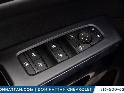 Used 2025 Nissan Pathfinder SV FWD image 11