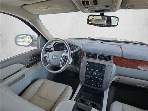 Used 2011 GMC Yukon SLT w/ SLT-2 Equipment Package AWD/4WD image 3