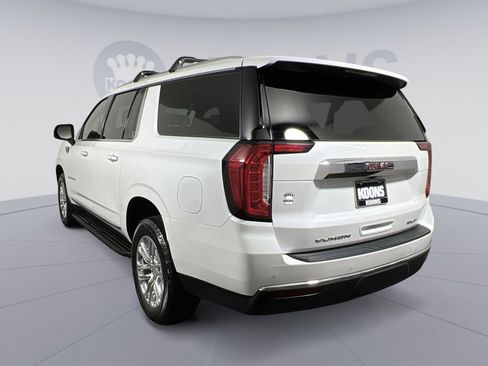 Used 2022 GMC Yukon XL SLT w/ SLT Premium Package image 4