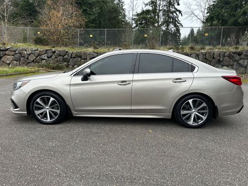 Used 2018 Subaru Legacy 3.6R Limited image 2