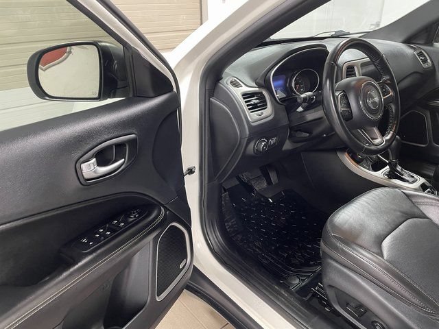 Used 2021 Jeep Compass Latitude w/ Sun and Sound Group AWD/4WD image 10