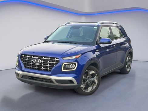 Used 2023 Hyundai Venue Limited FWD image 2