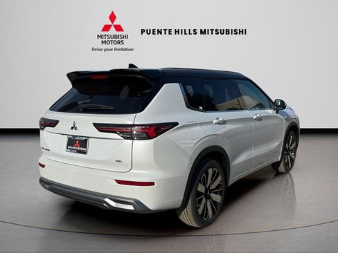 New 2026 Mitsubishi Outlander SEL image 5