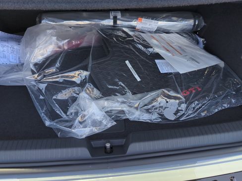 New 2025 Volkswagen Golf SE image 30