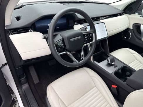 Used 2025 Land Rover Discovery Sport S image 9