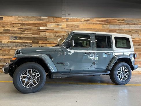 New 2026 Jeep Wrangler Sahara w/ Whitecap Package image 19