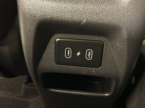 Used 2025 Hyundai Venue SEL FWD image 39