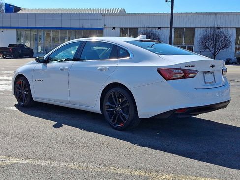 Used 2022 Chevrolet Malibu LT w/ Leather Package image 4