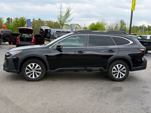 Used 2024 Subaru Outback Premium AWD/4WD image 5