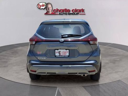 Certified 2025 Nissan Kicks Play S FWD image 4