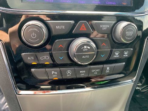 Used 2019 Jeep Grand Cherokee Altitude AWD/4WD image 18