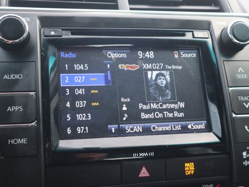 Used 2016 Toyota Camry SE image 59