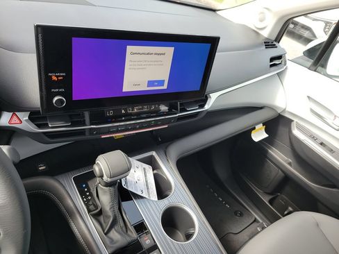 New 2026 Toyota Sienna XLE FWD image 14