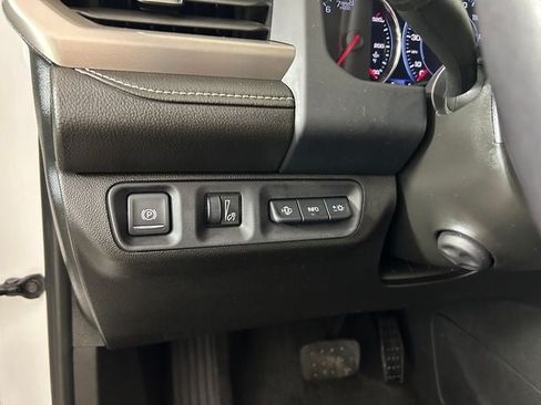 Used 2022 GMC Acadia Denali AWD/4WD image 18