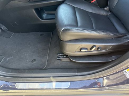 Used 2025 Cadillac XT6 Premium Luxury image 22